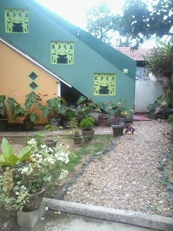 Hotel Himasha Guest Mirissa Esterno foto